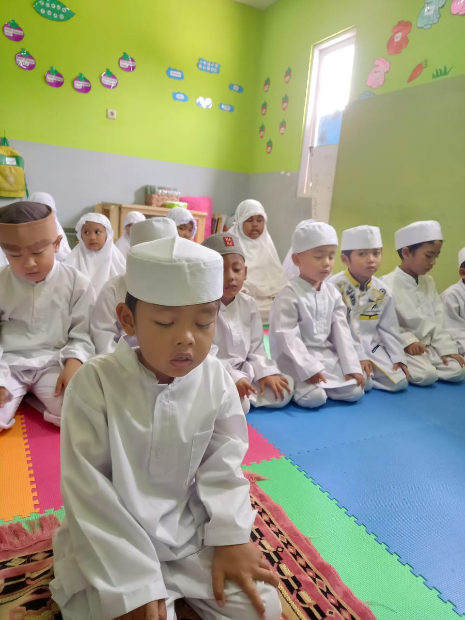 MERAWAT FITRAH, MEMBANGUN KARAKTER